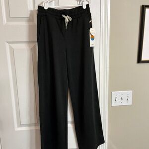 Vuori Women's Halo Essential Wideleg Pants- SHORT Size XXS